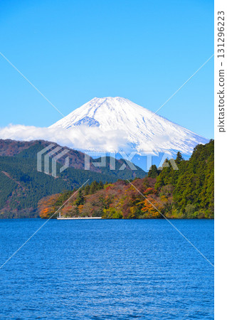 Autumn Motohakone Lake Ashi Mt. Fuji 131296223