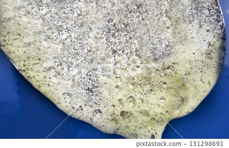 hydrochloric acid boiling foam cleaning boat propeller 131298691