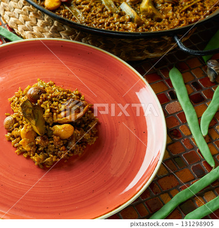 Valencian Paella with chicken and rabbit 131298905