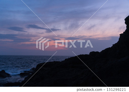 Sunset and seascape of Enoshima 131299221