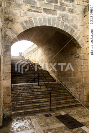 almudaina and Majorca Cathedral tunnel arches in Palma 131299694