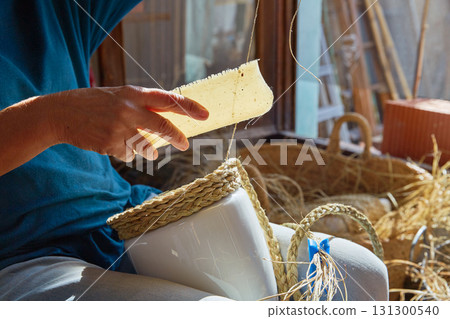 Esparto halfah grass crafts craftsman hands Esparto halfah grass crafts craftsman hands 131300540