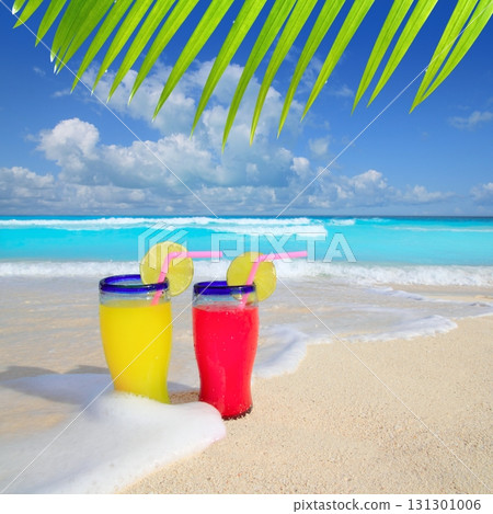 beach cocktails yellow red wave foam tropical sea 131301006
