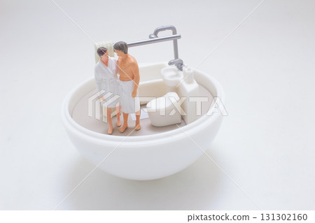 Miniature Couple In Bath Tub Scene With Shower Arm Miniature Couple In Bath Tub Scene With Shower Arm 131302160