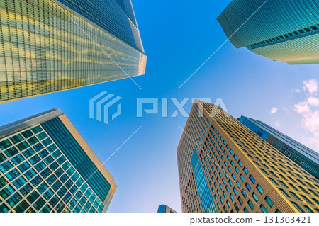 9月17日，日本東京城市景觀。俯瞰汐留辦公區，包括汐留塔。 131303421