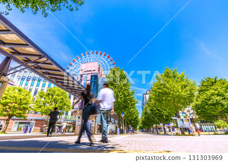 日本橫濱的城市景觀，可欣賞到都築阪急摩天輪和中心北站前的其他景點（第 2 張） 131303969