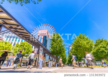 日本橫濱的城市景觀，可欣賞到都築阪急摩天輪和中心北站前的其他景點（第 2 張） 131303972