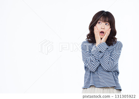 Surprised woman 131305922