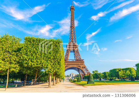 Pariser Eiffel Tower from Field of Mars, Symbol of France Pariser Eiffel Tower from Field of Mars, Symbol of France 131306006