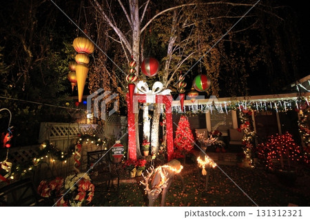 Gorgeous Christmas light decorations in San Carlos, California, USA Gorgeous Christmas light decorations in San Carlos, California, USA 131312321