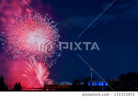 "Tokyo" Kita Ward Fireworks Festival RED×BLUE SPARKLE GATE 2025 Kita Ward 131313933