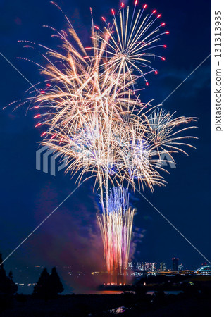 "Tokyo" Kita Ward Fireworks Festival RED×BLUE SPARKLE GATE 2025 Kita Ward 131313935