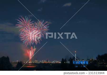 "Tokyo" Kita Ward Fireworks Festival RED×BLUE SPARKLE GATE 2025 Kita Ward 131313944