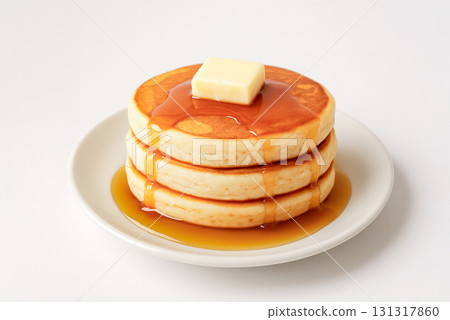 白盤子上的厚煎餅 131317860