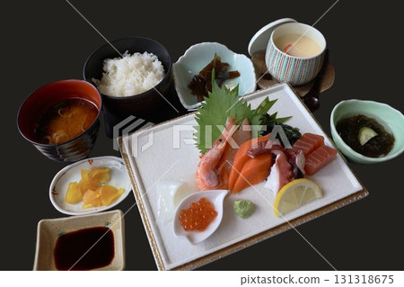Set sashimi 131318675