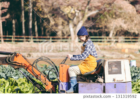 在外地工作的婦女 131319592