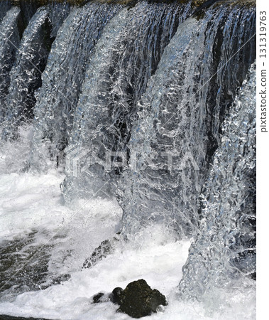 河川洪水和水位上升 131319763