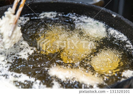 烹飪天婦羅和油炸食品 烹飪天婦羅和油炸食品 131320101