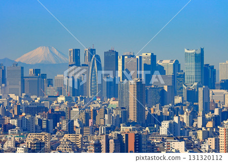 東京新宿區、富士山風景與新宿副中心摩天大樓區 131320112