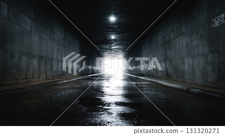 隧道裡一片黑暗，盡頭卻有光明 131320271