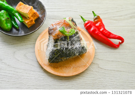 Sweet and spicy beef rice balls Sweet and spicy beef rice balls 131321078