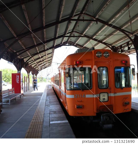 A moment of nostalgia and warmth on the Ichibata Railway 131321690