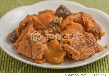 味噌炒豬肉馬鈴薯蘑菇 味噌炒豬肉馬鈴薯蘑菇 131321751