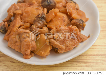 味噌炒豬肉馬鈴薯蘑菇 味噌炒豬肉馬鈴薯蘑菇 131321753