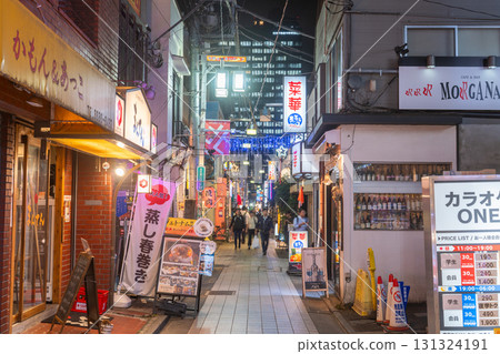 東京：中野車站娛樂區和東京市中心的夜晚 131324191