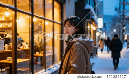 Life in a snowy country and winter cityscapes: Snow-covered cityscapes and residential areas 131324517