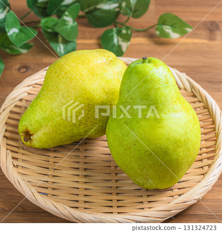 Bartlett (pear) 131324723