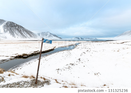 斯奈山半島冬日風光:雪山漁村,冰島壯麗景色 斯奈山半島冬日風光:雪山漁村,冰島壯麗景色 131325236