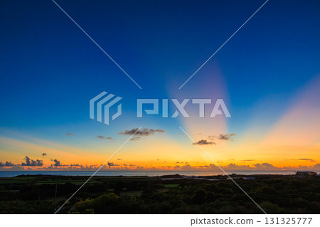 來間島的日落和海景 131325777