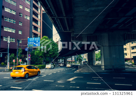 市中心交通：京濱高速公路2號線、首都高速公路2號線目黑線、戶越、2025年9月、b-3、暖色與冷色 131325961