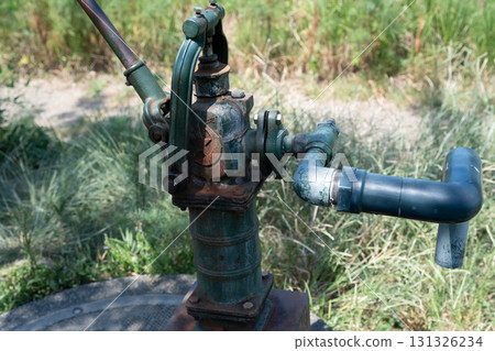 菅四丁目脅水廣場乾涸的井 菅四丁目脅水廣場乾涸的井 131326234