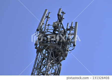 Communication image (radio tower: base station) 131326408