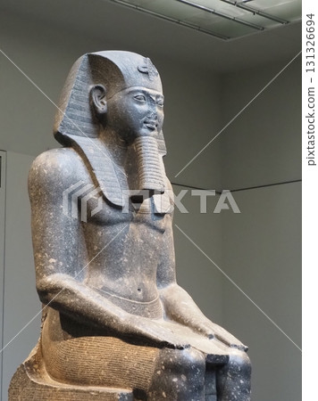阿布達比盧浮宮法老 131326694