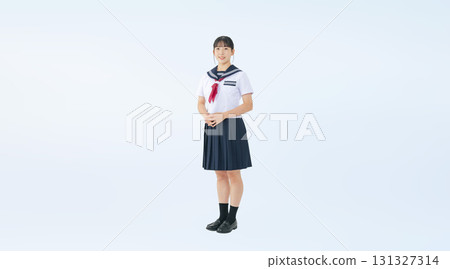 身穿水手服的女學生全身照 身穿水手服的女學生全身照 131327314