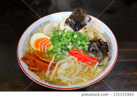 Tonkotsu ramen (the taste of a famous restaurant) Tonkotsu ramen (the taste of a famous restaurant) 131331983