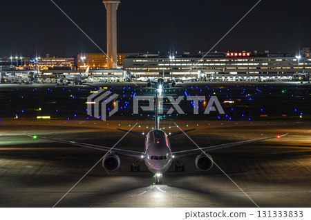 羽田機場夜間，飛機滑行，東京大田區 131333833