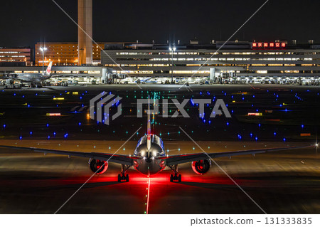 羽田機場夜間，飛機滑行，東京大田區 131333835