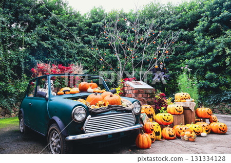 Halloween decorations 131334128