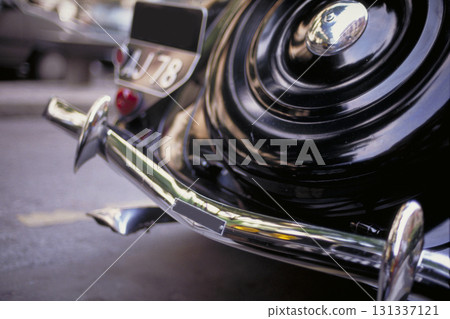 A little old European streetscape, Paris 131337121