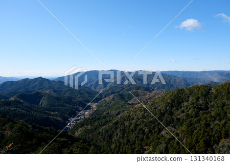 Shinshiro City, Aichi Prefecture_Scenery from the approach to Horaiji Temple 11_December 2024 131340168