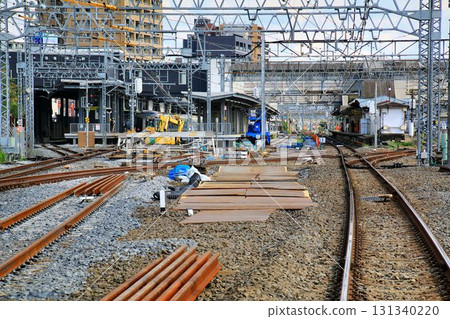 The new and old outbound lines of Kasukabe Station, platforms 3 and 4, are changing as the line is elevated. 131340220