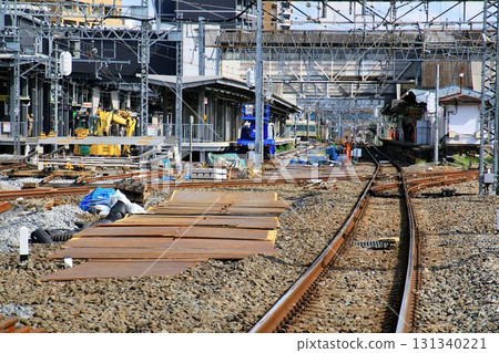 The new and old outbound lines of Kasukabe Station, platforms 3 and 4, are changing as the line is elevated. 131340221