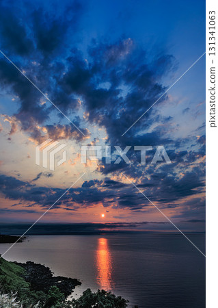 A magnificent sunrise seen from Numaura Observatory on Rishiri Island 131341063