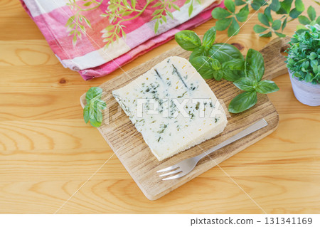 Blue cheese image 131341169