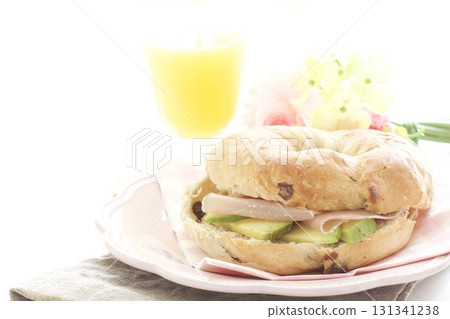 Prosciutto and Avocado Bagel Sandwich 131341238
