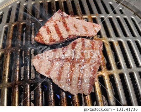 Smokeless roaster Yakiniku loin 131341736